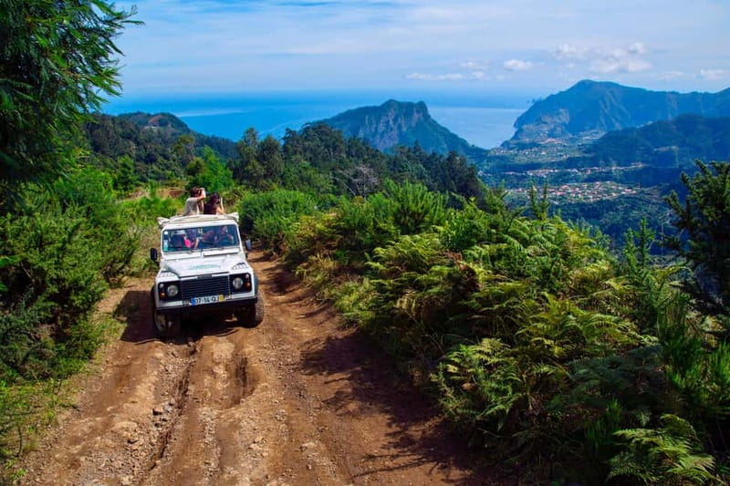 Madeira: Santana Jeep Safari and Balções Levada Walk - Starting Point and Tour Duration