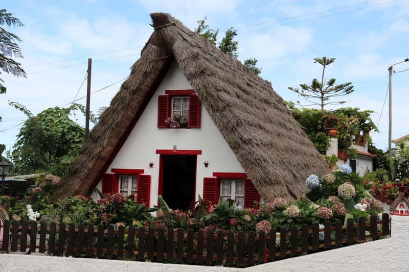 Madeira: Santana Jeep Safari and Balções Levada Walk - Balcões Levada: Easy Walk with Spectacular Valley Views