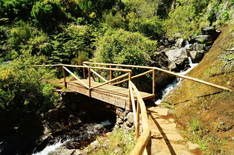 Madeira : Sunrise at Pico do Arieiro + 2 Hikes - PR1 and PR3 - Watching the Sunrise from Pico do Arieiro
