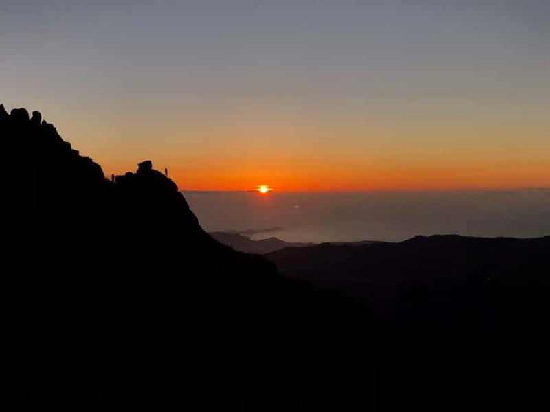 Madeira: Sunrise at Pico do Arieiro & Hike Larano trail - Madeira: Sunrise at Pico do Arieiro & Hike Larano trail – A Scenic and Active Day