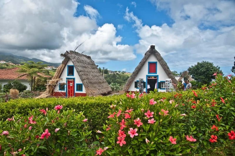 MADEIRA TOUR- SANTANA EAST TOUR STRAW THATCHED ROOFED HOUSES - Visit to Faial with Guided Tour and Scenic Overlooks