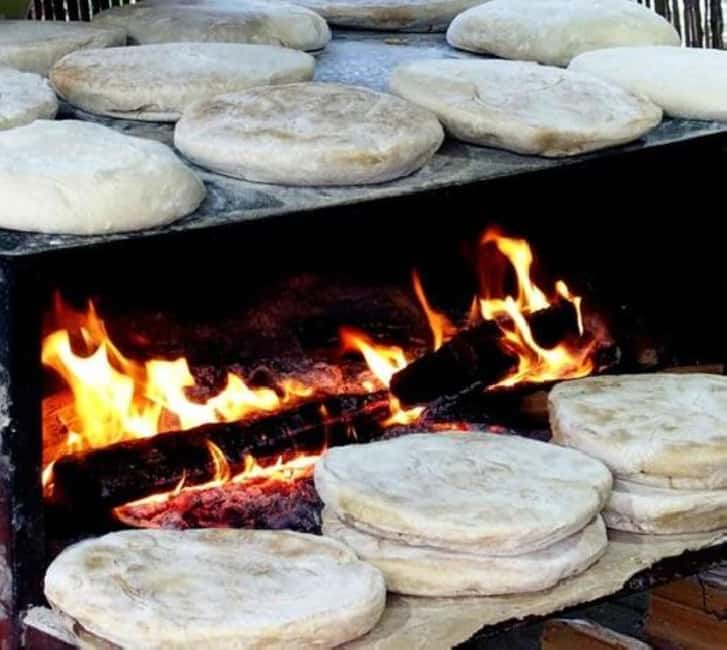 Madeira: Traditional Espetada Dinner with Folklore Show - Stops in Câmara de Lobos and the Local Gathering Atmosphere