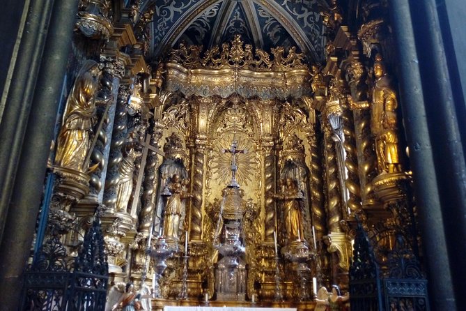 Madeira Wine Tasting and Funchal City tour - Wine Tasting and Honey Cake at Pereira d’Oliveira