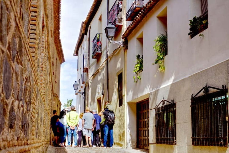 Madrid: 6-Hour Day Trip to Toledo with Guided Walking Tour - Visit to a Damascene Jewelry Workshop