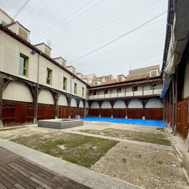 Madrid: Architecture tour Lavapiés&Rastro with an architect - Final Stop at San Fernando Market for Tapas and Tips