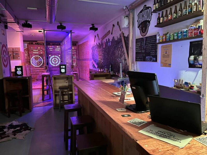 Madrid Atocha : Interactive Axe Throwing 1h - The Review and Visitor Satisfaction