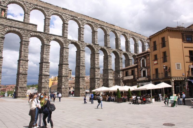 Madrid: Avila and Segovia Day Trip with Tickets to Monuments - The Comforts of the Bus and Guided Commentary