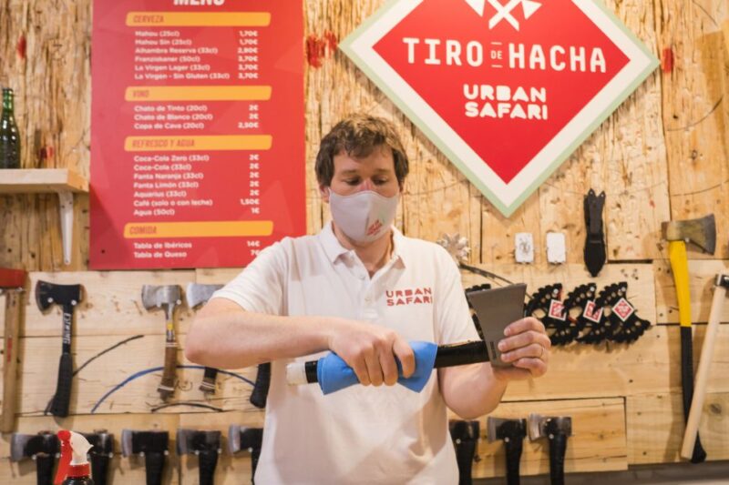 Madrid: Axe Throwing Challenge - What Sets Madrid’s Axe Throwing Apart