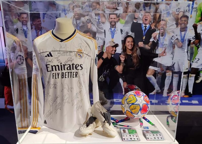 Madrid: Bernabéu Stadium Guided Tour With Megafan Upgrade - Meeting Point and Tour Logistics