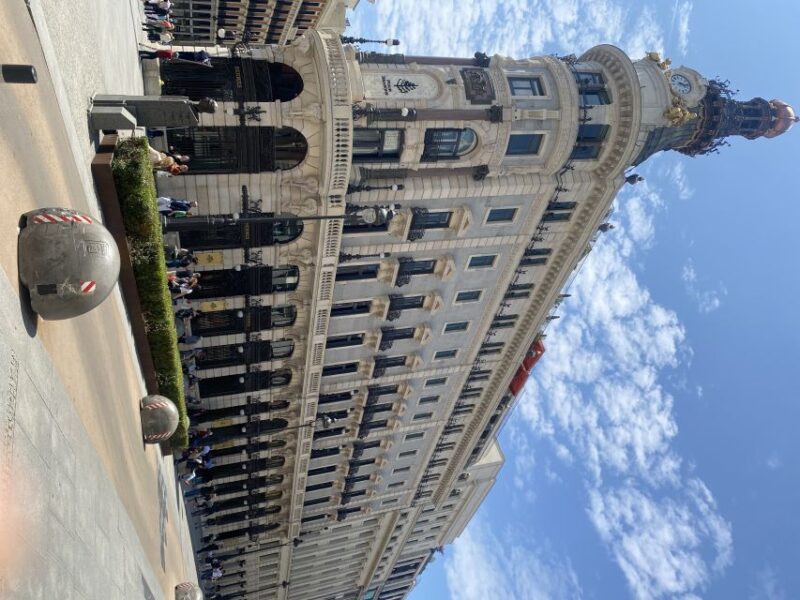 Madrid: Capture the most Photogenic Spots with a Local - Starting at Palacio de Cibeles: The Central Meeting Point