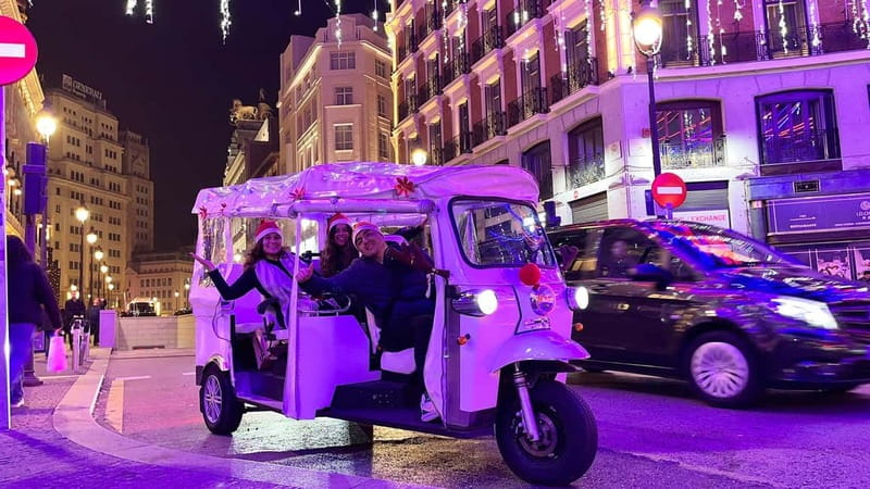 Madrid: "Christmas Tuk Tuk. Luxury Lights and Joy Ride" - Key Points