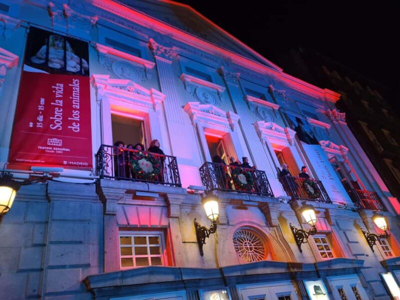 Madrid: Christmas Walking Tour with Food Tastings - Rooftop Finale at the Gourmet Experience