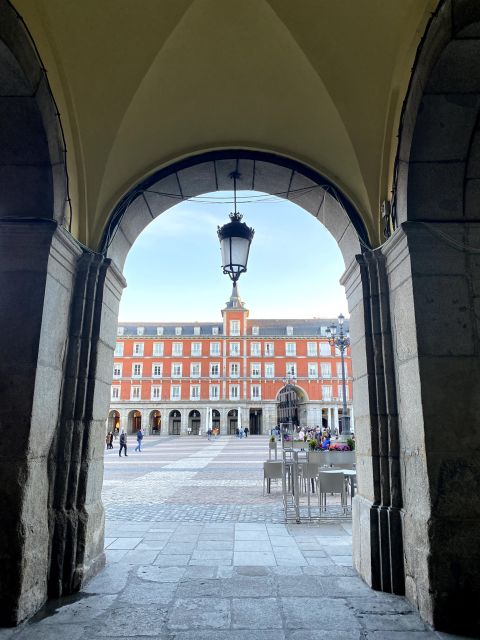 Madrid: City Highlights Private Bike Tour - Starting Point and Meeting Logistics