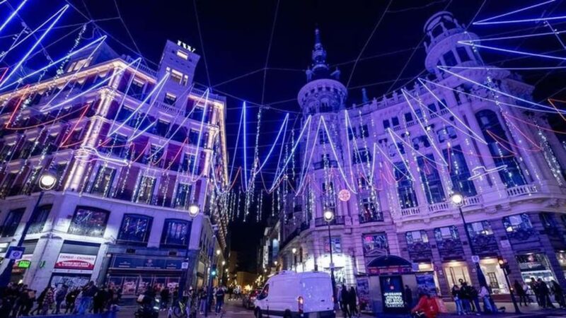 Madrid City Highlights Tuk-Tuk Tour w/pick up included! - Iconic Landmarks: Puerta de Alcalá, Cibeles Fountain, and Retiro Neighborhood