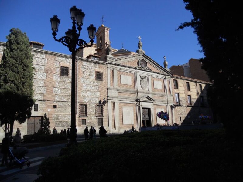 Madrid City Tour: Culture and History - Multilingual Guides and Group Size