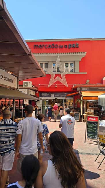 Madrid Contrasts Tour: Guided Bus and Walking Tour - Key Points