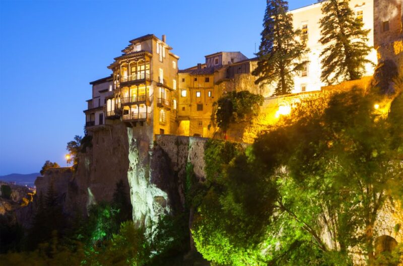Madrid: Cuenca, Hanging Hauses and Cathedral Full-Day Trip - Discovering Cuenca’s Historic Streets and Medieval Charm