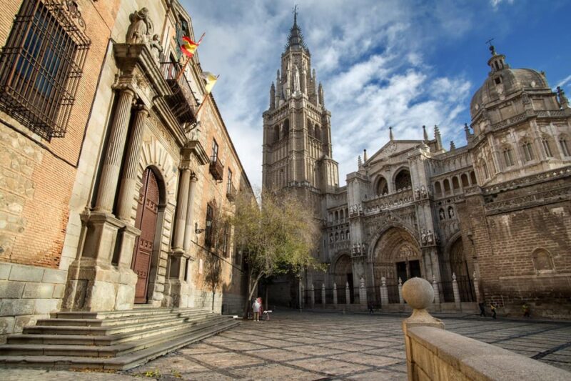 Madrid: Day Trip to Toledo with Walking Tour & Small Group - Walking Tour of Key Toledo Landmarks