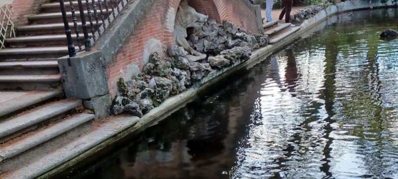 Madrid: El Capricho Park Tour - Key Points