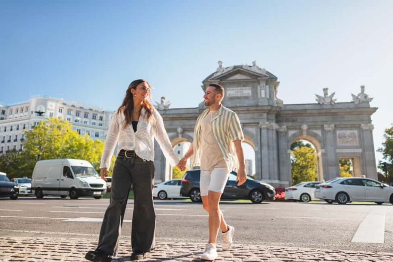 Madrid: El Retiro Park Private Photoshoot - Accessibility and Group Size Details