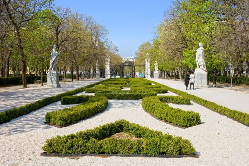 Madrid: El Retiro Park Self-Guided Audio Tour - Explore Madrids Iconic El Retiro Park with a Self-Guided Audio Tour