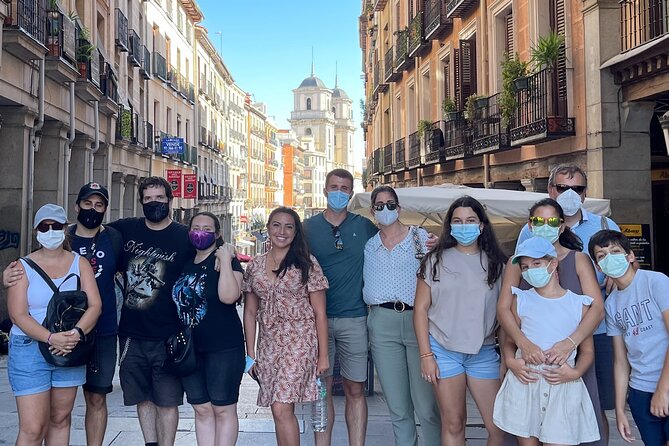 Madrid Essential: Historic Center, Plaza Mayor & Royal Palace - Visiting Arco de Cuchilleros and Historic Taverns