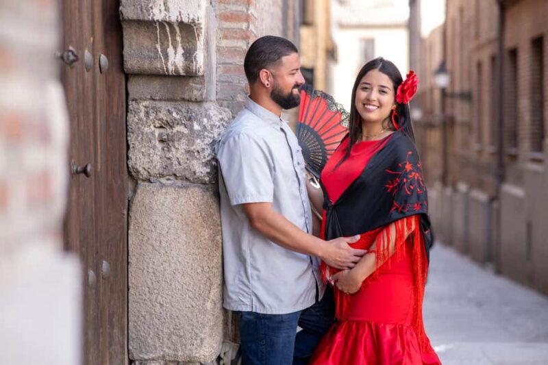 Madrid: Flamenca Photoshoot with Dress and Props - Starting Point at Plaza de España in Madrid