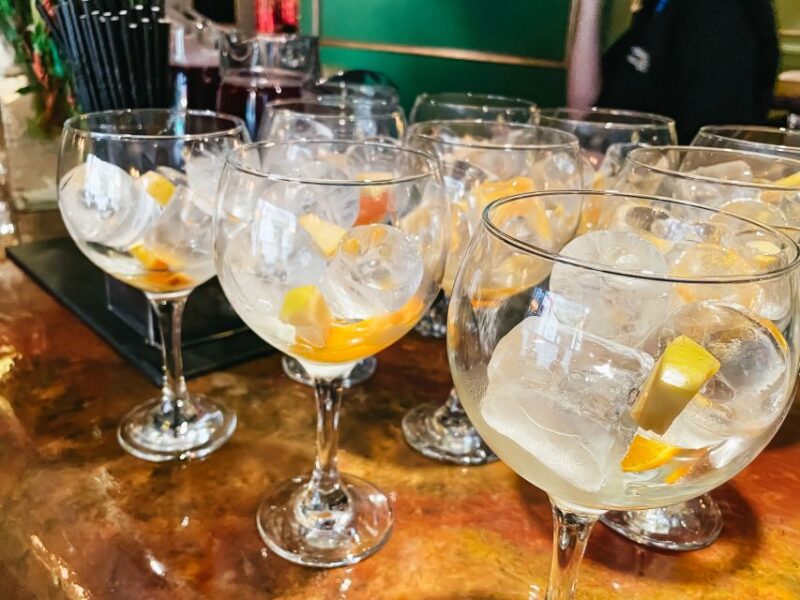 Madrid: Flamenco Show Entry Ticket with Drink & Artist Talk - Accessibility and Comfort Considerations