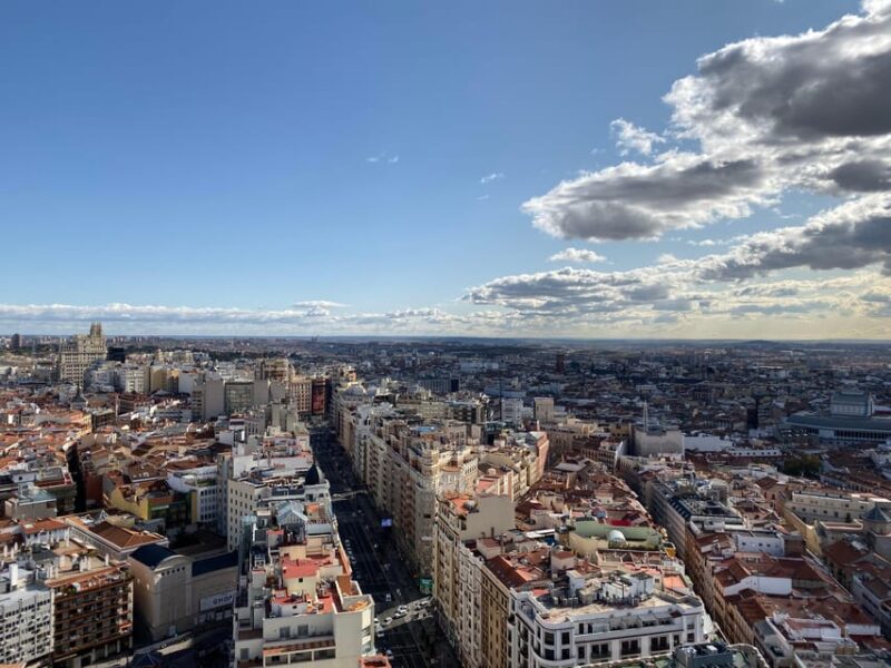 Madrid: Gran Vía Rooftops and Architecture Tour - Discover the Best Rooftop Views from Círculo de Bellas Artes and Riu Plaza