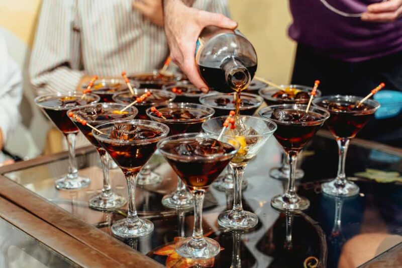 Madrid: Guided Food Tour with Tapas Tastings and Drinks - Tapas and Drinks: A Flavourful Mix