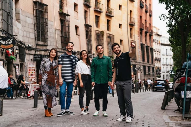 Madrid: Guided Tapas and Wine Tour with Rooftop Views - The Flavors and Wines at Each Stop