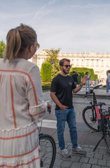 Madrid: Guided Tapas E-Bike Tour with Food and Drink - The Guides and Their Storytelling Style