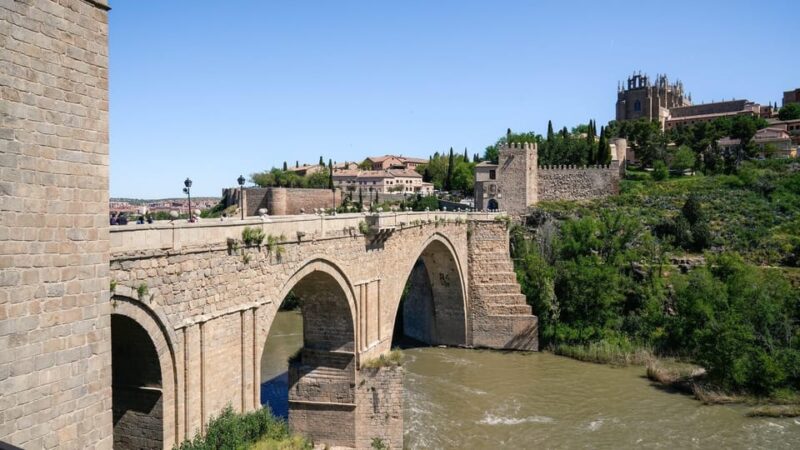 Madrid: Guided Tour of Toledo with Cathedral Visit - The Route and Key Stops on the Tour