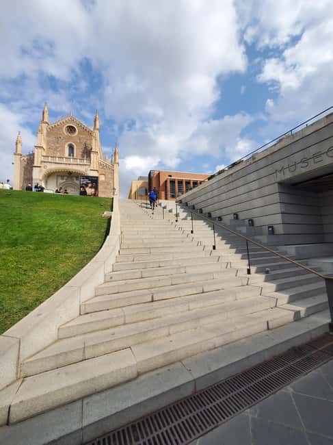 Madrid: guided visit of the Prado Museum with a native Italian-speaking tour guide - Explore the Prado Museum with a Native Italian Guide