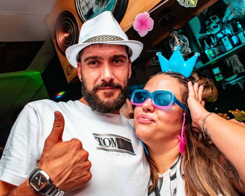 Madrid: Guided walking tour, bachelor party with drinks and show - The Club Scene at Sala Eclipse on Calle Huertas