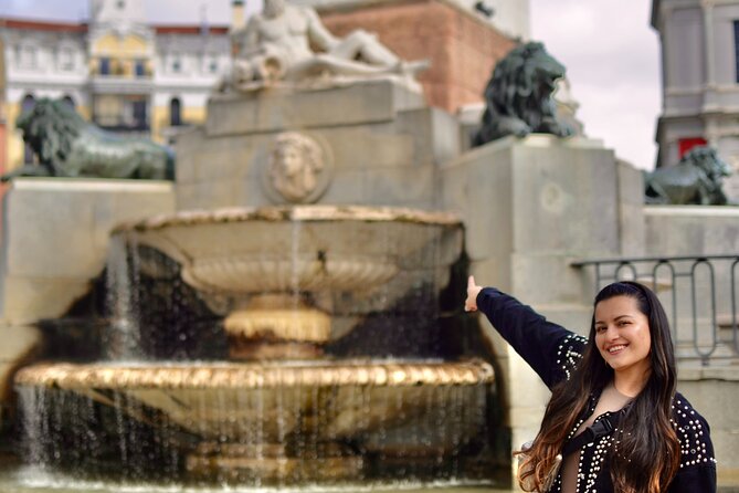 Madrid Highlights Private Tour with Prado Museum & Royal Palace - Strolling through Plaza Mayor and Puerta del Sol