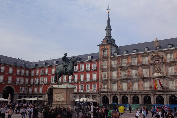Madrid Highlights Private Walking Tour - The Benefits of a Private Guided Tour