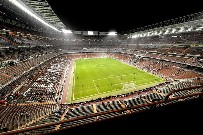 Madrid Highlights Tour with Santiago Bernabeu Stadium Entrance - Key Points