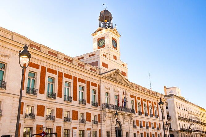 Madrid (Historical Centre) Scavenger Hunt and Self-Guided Tour - Puzzles, Photo Tasks, and Fun Challenges