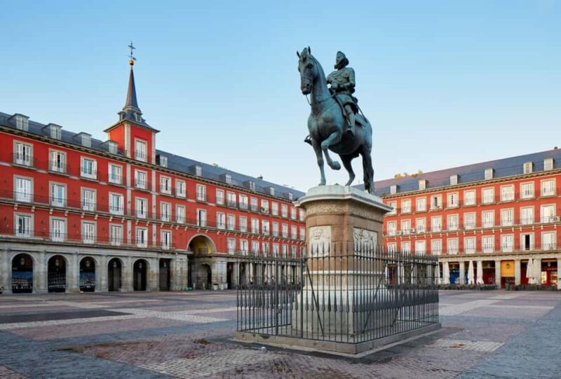 Madrid Historical in French (petit comité & private) - Discover Madrid’s Past with a French-Speaking Guide in a Small Group or Private Setting