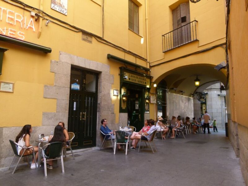 Madrid Historical in French (petit comité & private) - The Food Scene and Character of La Latina (Extension Option)