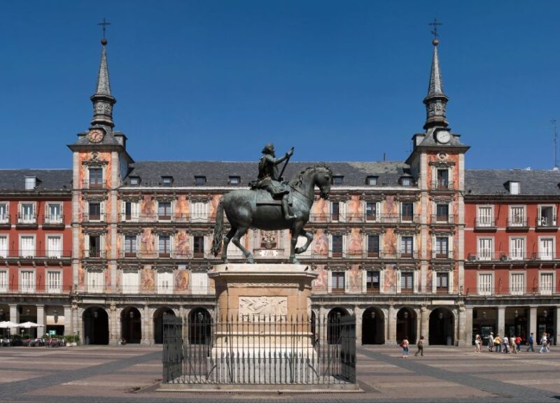 Madrid Historical in French (petit comité & private) - Why Choose This Madrid Tour in French?