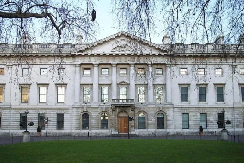 Madrid: La Casa de Papel Filming Locations Walking Tour - Key Points