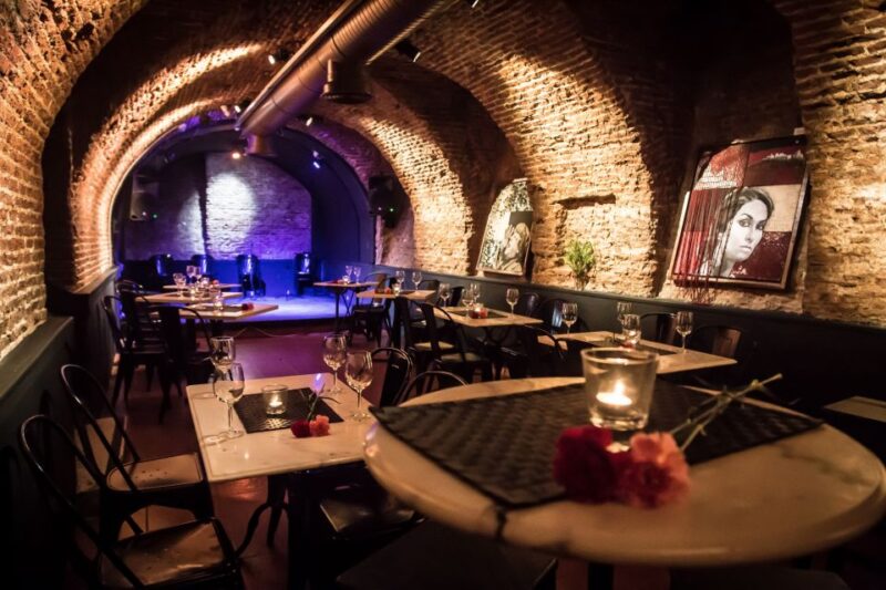 Madrid: La Cueva de Lola Flamenco Show Tickets with Drink - Enjoying Drinks and Tapas During the Show
