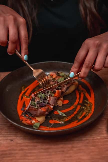 Madrid: Local tapas tour with private sit down dinner! - Starting Point: Meet Your Guide in Madrids Iconic Locations