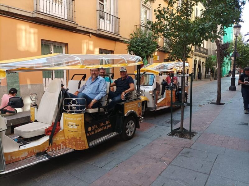 Madrid: Modern tour with Private guide in yellow tuk tuk - Key Points