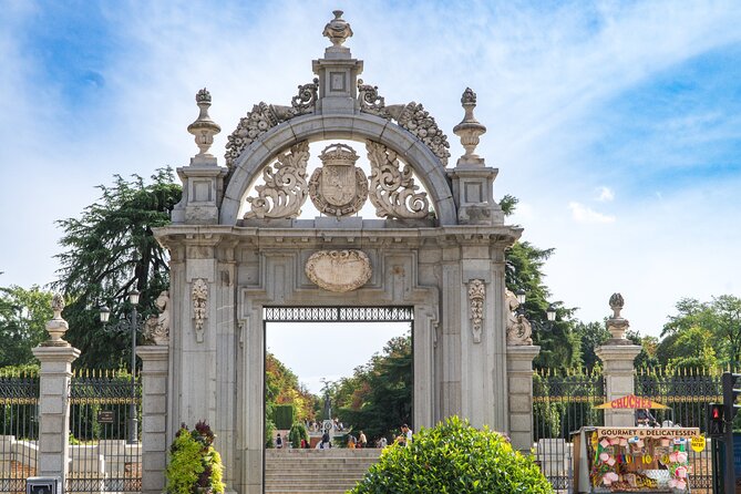 Madrid Monumental Tour Retreat, Prado and Cibeles - Starting at Puerta del Sol: The Heart of Madrid