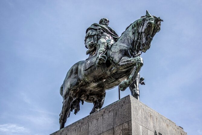 Madrid Mystery Quest: Self-Guided Surreal Adventure Game - Starting Point at José Artigas Statue Sets the Tone