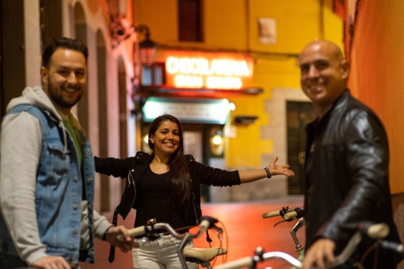 Madrid Night : Vintage Bike Ride Under the Christmas Lights - Key Points