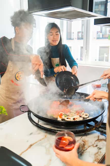 Madrid: Paella & Sangria Classes  Seafood, Chicken or Vegan - The Hands-On Cooking Experience